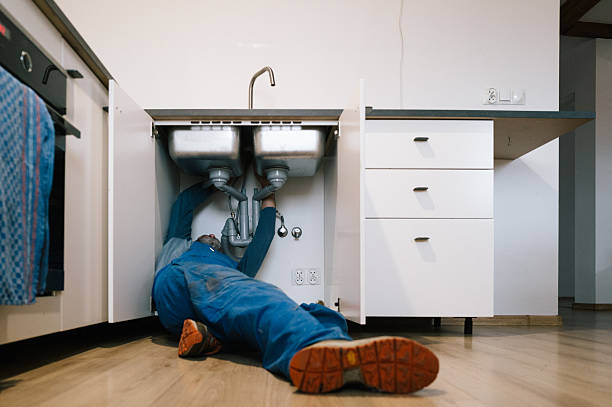 Professional Leak Detection technician working in Economy, IN